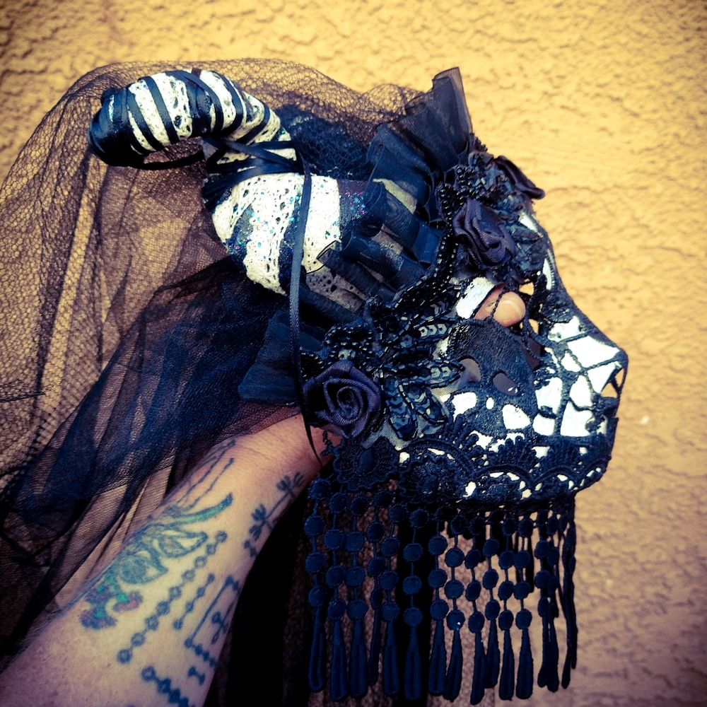 Masquerade Mask - Picture 2 of 2